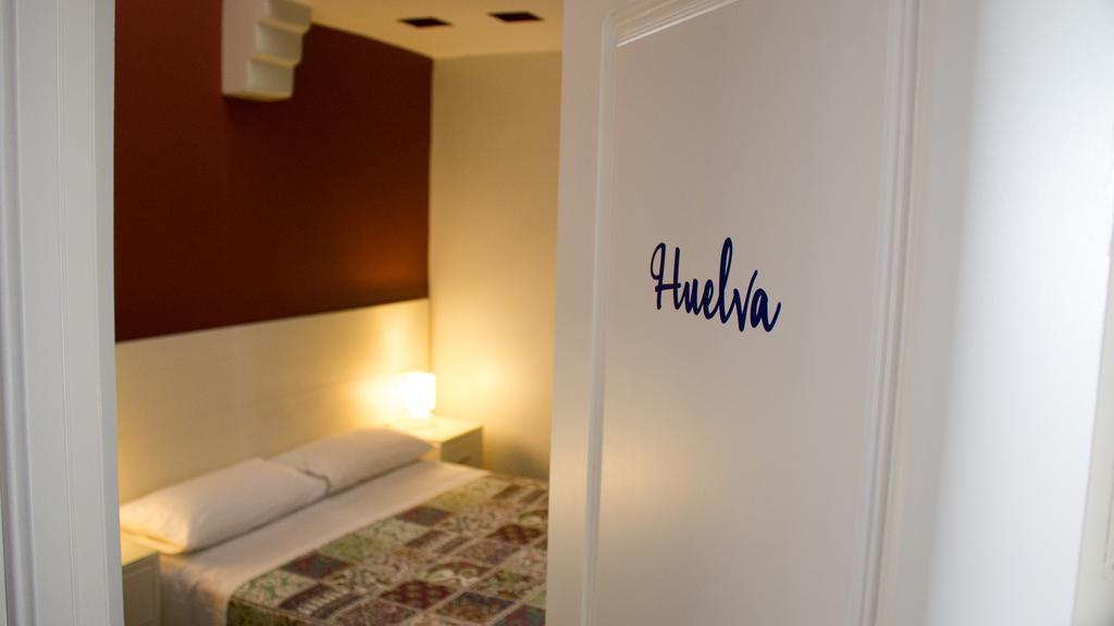 Hostal San Vicente II Sevilla Bagian luar foto