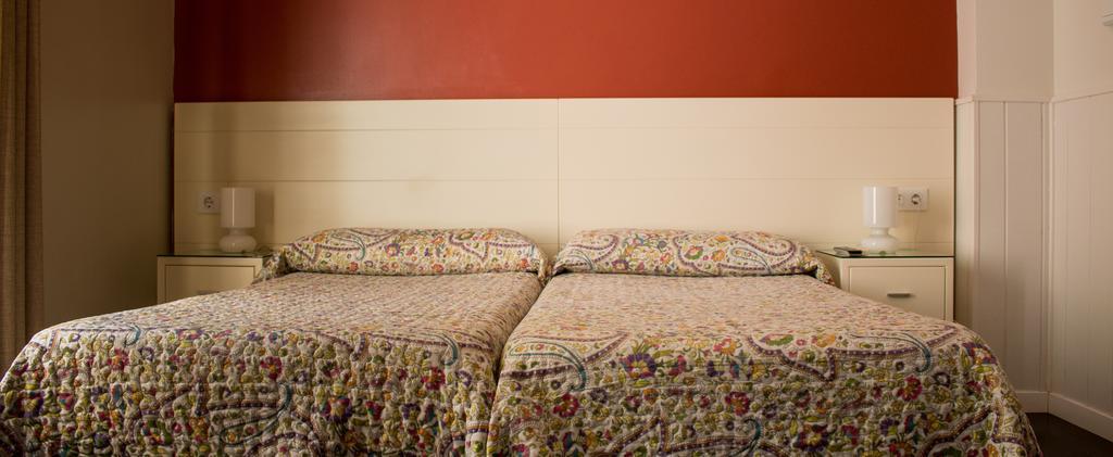 Hostal San Vicente II Sevilla Bagian luar foto