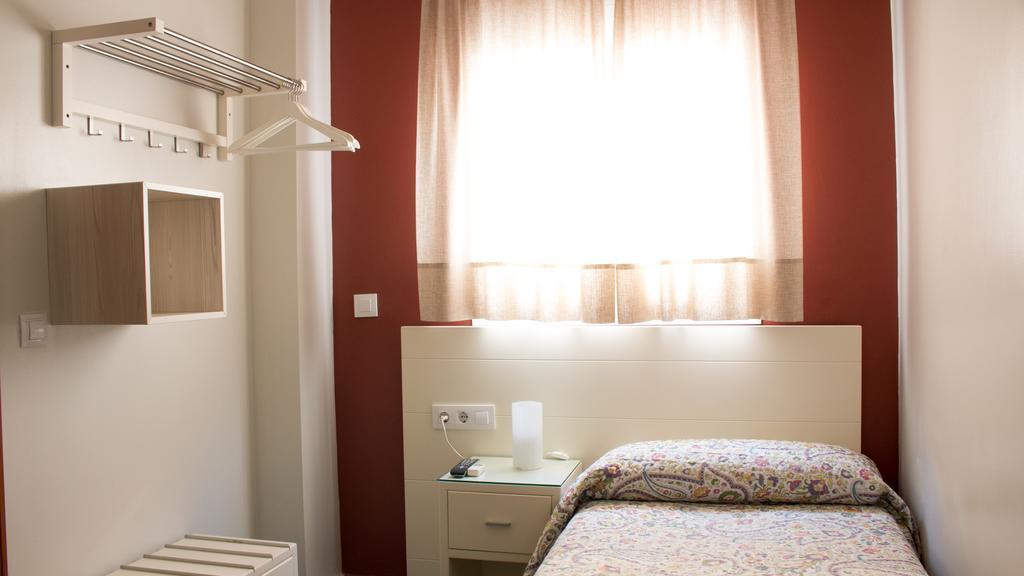 Hostal San Vicente II Sevilla Bagian luar foto