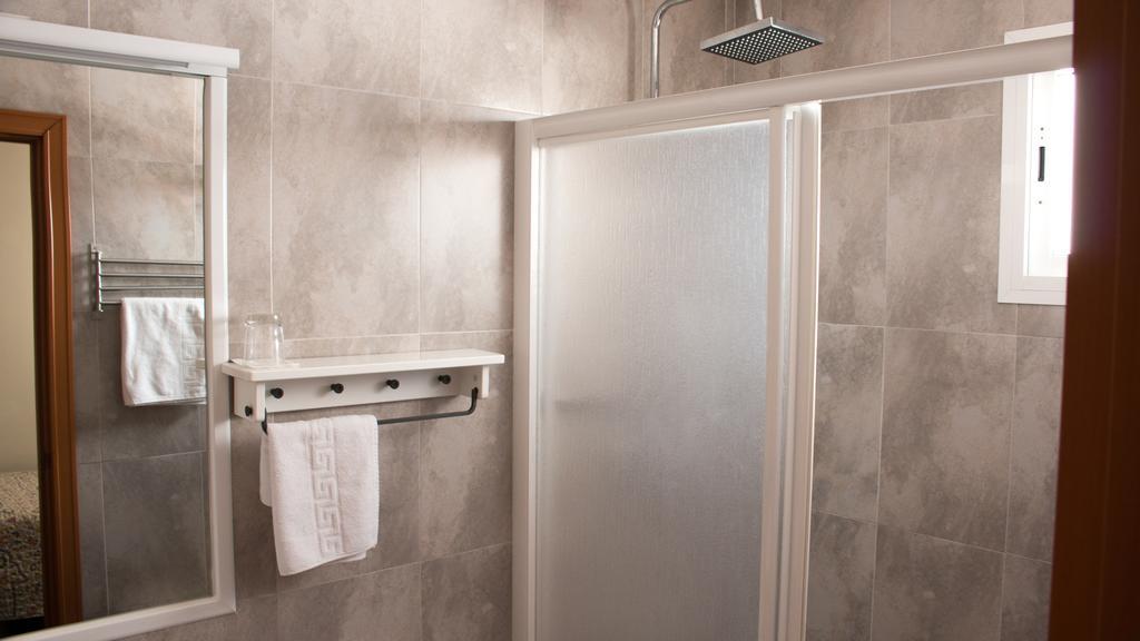 Hostal San Vicente II Sevilla Bagian luar foto