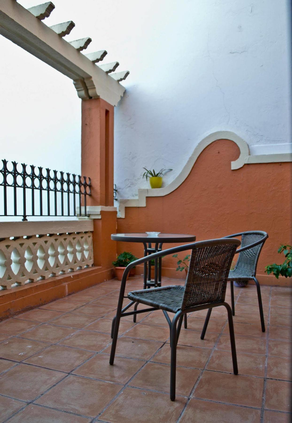 Hostal San Vicente II Sevilla Bagian luar foto