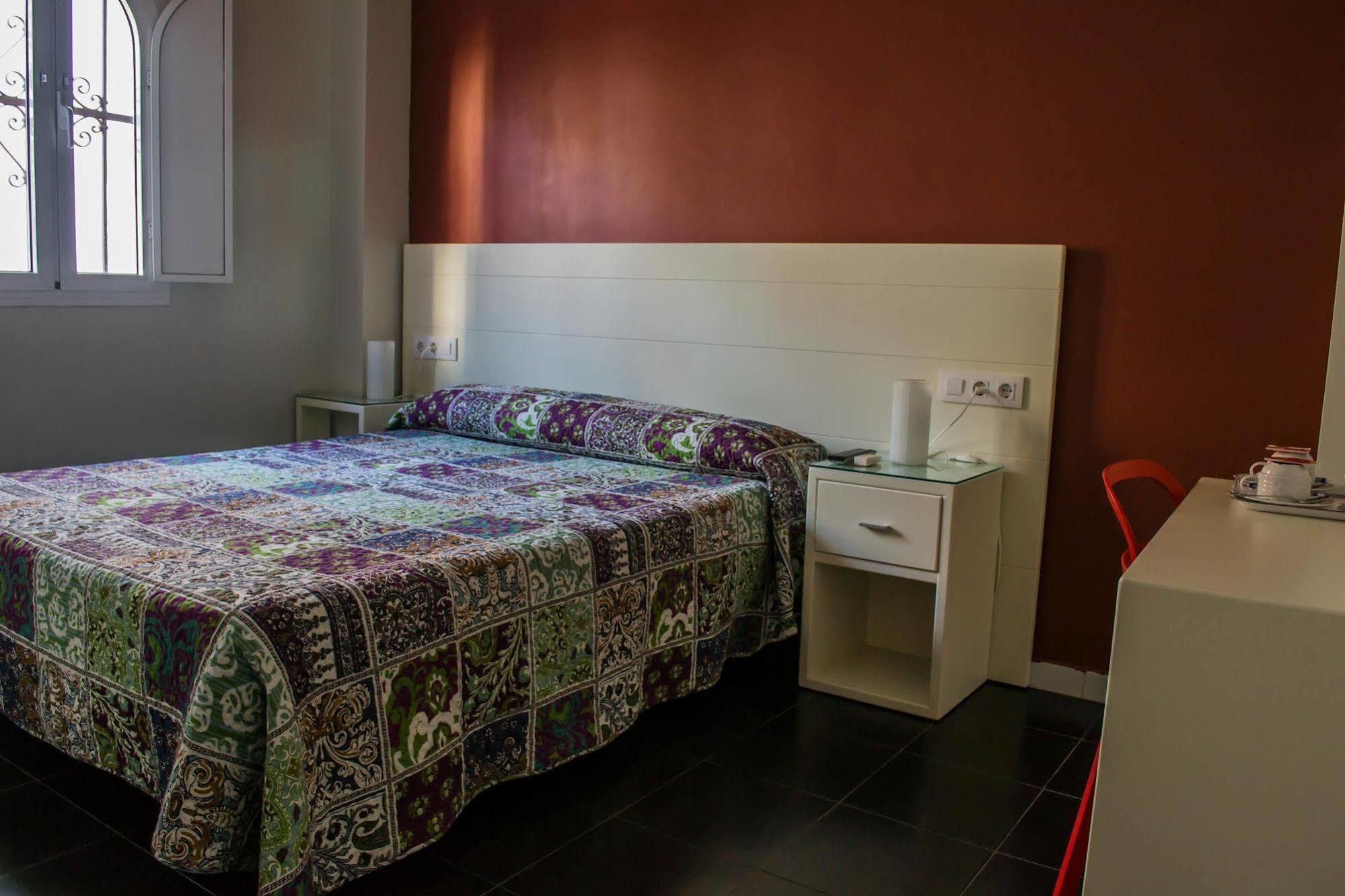 Hostal San Vicente II Sevilla Bagian luar foto