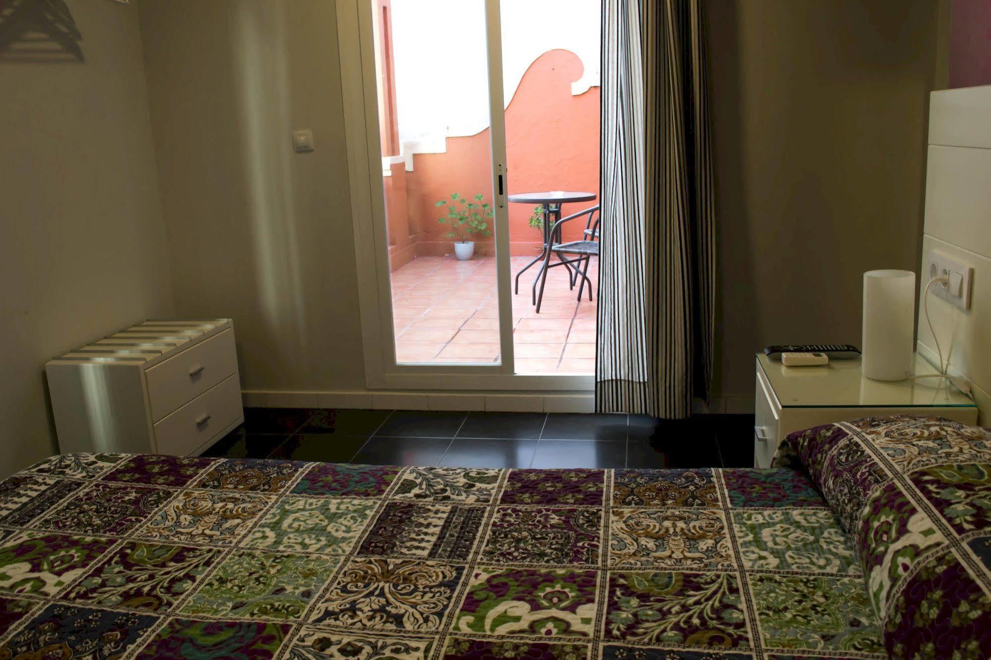 Hostal San Vicente II Sevilla Bagian luar foto
