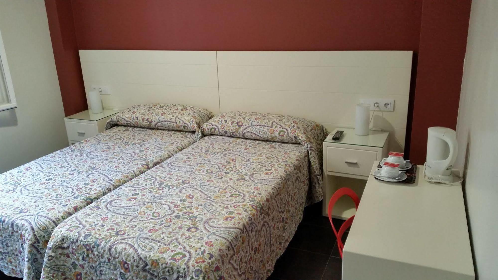 Hostal San Vicente II Sevilla Bagian luar foto