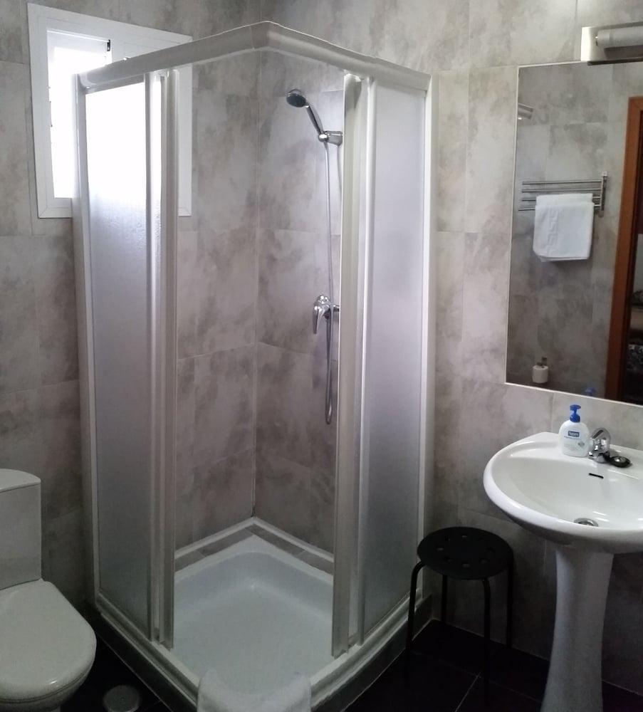 Hostal San Vicente II Sevilla Bagian luar foto